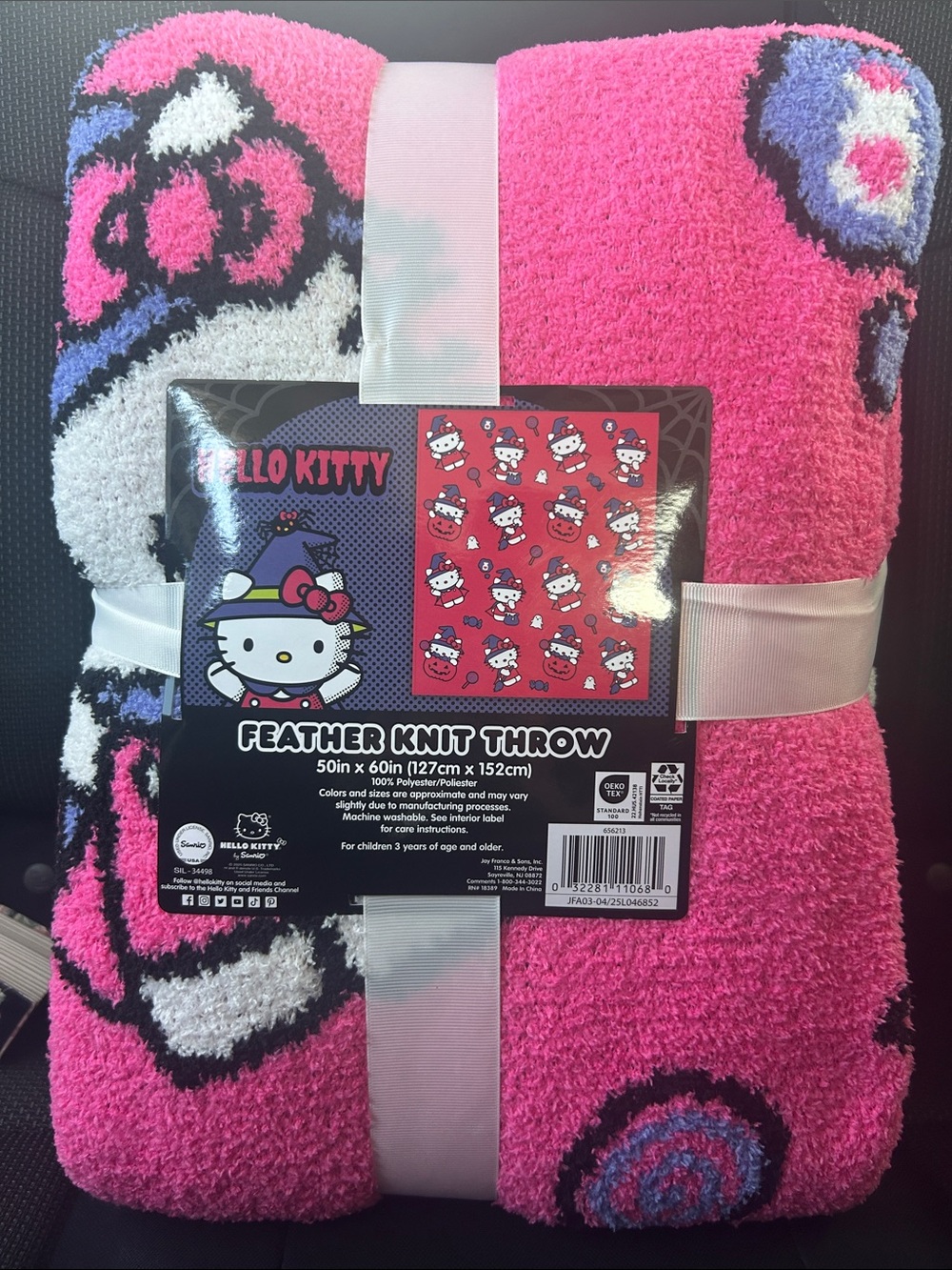 New with tags feather knit hello Kitty throw